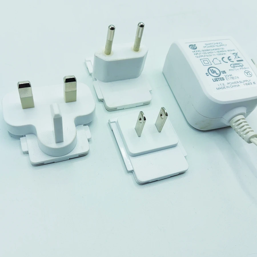 شارژر دیواری 3 وات مدل S008ACM به همراه کابل MICRO-USB